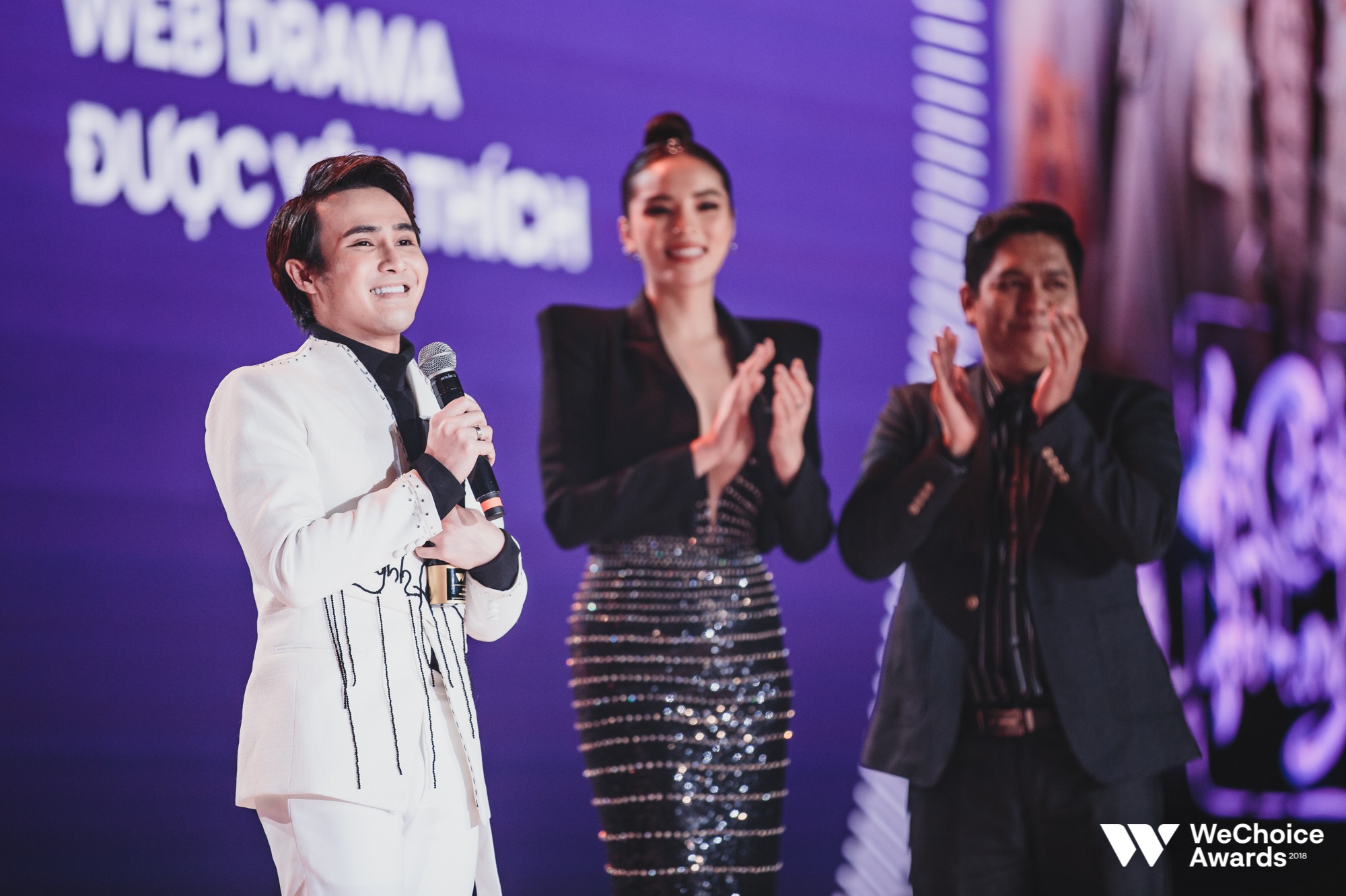 Kết quả chung cuộc WeChoice 2018 hạng mục giải trí: Vũ Cát Tường và loạt nghệ sĩ được gọi tên, Đen gây bất ngờ nhất - Ảnh 9. Kết quả chung cuộc WeChoice 2018 hạng mục giải trí: Vũ Cát Tường và loạt nghệ sĩ được gọi tên, Đen gây bất ngờ nhất - Ảnh 9.