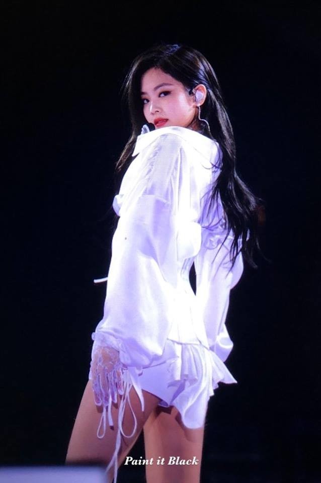 Phản ứng của các nghệ sĩ trước phần trình diễn SOLO (Jennie): BlackPink thuộc vũ đạo làu làu, BTS chăm chú bất ngờ - Ảnh 4.