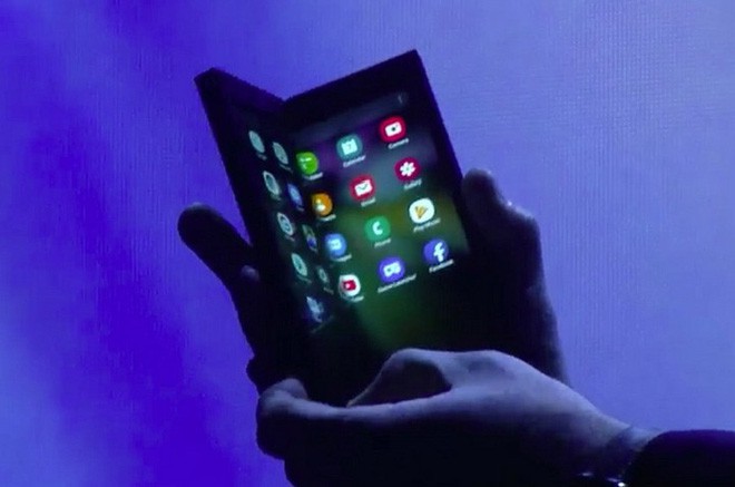 Hãng Trung Quốc lần đầu khoe nguyên mẫu màn hình gập, hứa hẹn một cuộc đua khốc liệt với Samsung Display - Ảnh 3.