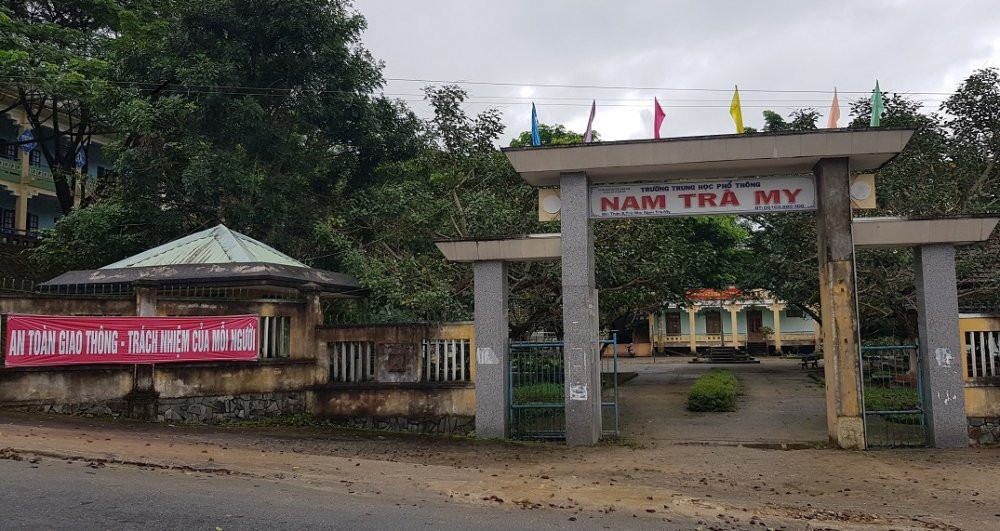 Bắt tạm giam nam sinh lớp 10 đâm chết người ở Quảng Nam - Ảnh 1. Bắt tạm giam nam sinh lớp 10 đâm chết người ở Quảng Nam - Ảnh 1.