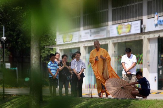 Bị bỏ quên trong văn phòng, bé trai té từ lầu 8 tử vong - Ảnh 4.