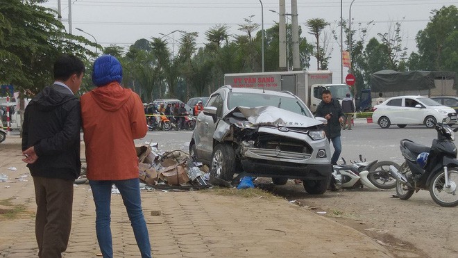 Con trai đôi vợ chồng tử vong sau tai nạn liên hoàn: Mọi khi bố mẹ tôi đi xe buýt nhưng hôm ấy không hiểu sao lại đi xe máy - Ảnh 2.