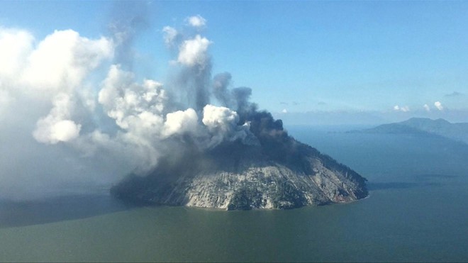 Núi lửa mạnh nhất Papua New Guinea phun trào  - Ảnh 1.