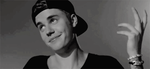 V&agrave;o m&agrave; xem Justin Bieber tr&ecirc;u vợ kiểu g&igrave; m&agrave; bị fan gọi l&agrave; thứ chồng mất nết  - Ảnh 3.