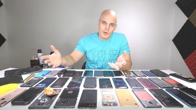 Đây là danh sách những smartphone bền bỉ và yếu ớt nhất năm 2018: Top 1 là cái tên lạ hoắc! - Ảnh 1. Đây là danh sách những smartphone bền bỉ và yếu ớt nhất năm 2018: Top 1 là cái tên lạ hoắc! - Ảnh 1.