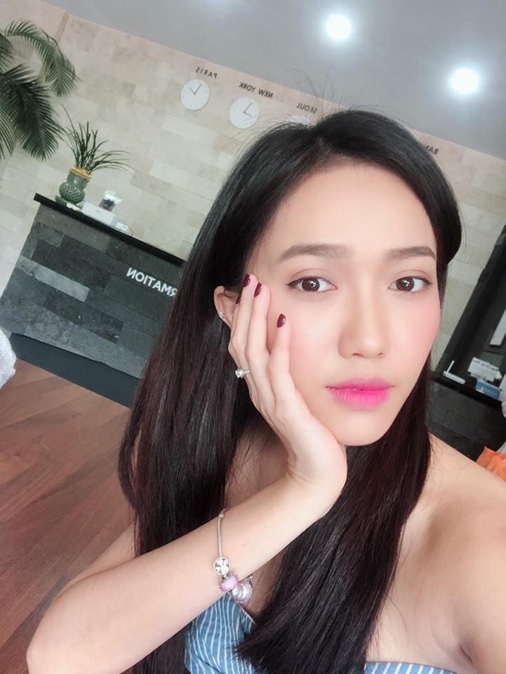 Hành trình lột xác của dàn sao nữ đình đám làng hài Vbiz: Diệu Nhi vịt hoá thiên nga, 2 mỹ nhân sexy khó cưỡng - Ảnh 4. Hành trình lột xác của dàn sao nữ đình đám làng hài Vbiz: Diệu Nhi vịt hoá thiên nga, 2 mỹ nhân sexy khó cưỡng - Ảnh 4.