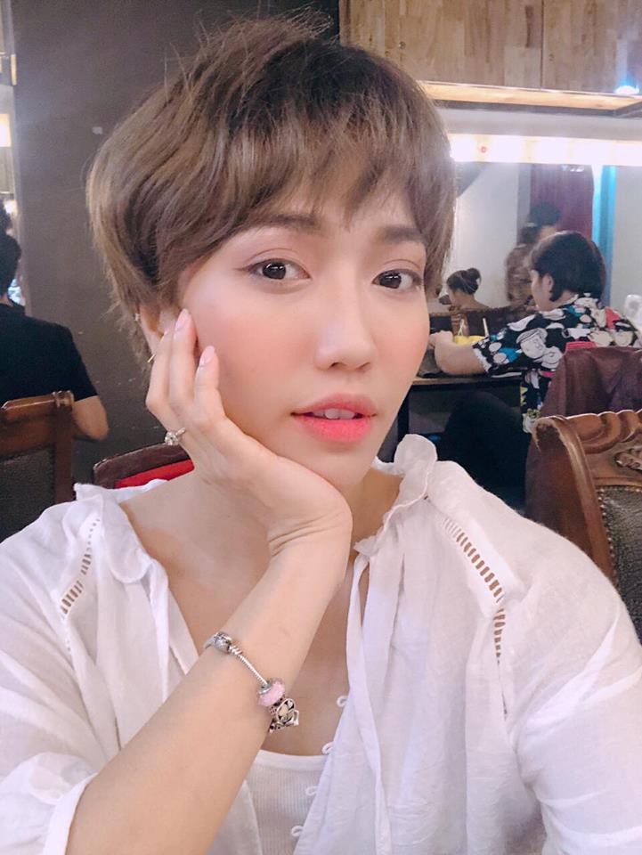 Hành trình lột xác của dàn sao nữ đình đám làng hài Vbiz: Diệu Nhi vịt hoá thiên nga, 2 mỹ nhân sexy khó cưỡng - Ảnh 5. Hành trình lột xác của dàn sao nữ đình đám làng hài Vbiz: Diệu Nhi vịt hoá thiên nga, 2 mỹ nhân sexy khó cưỡng - Ảnh 5.