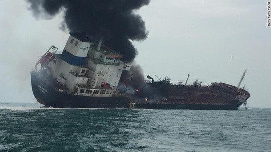 Xin thị thực khẩn cho đại diện chủ tàu và gia đình thuyền viên gặp nạn ở Hồng Kông - Ảnh 1.