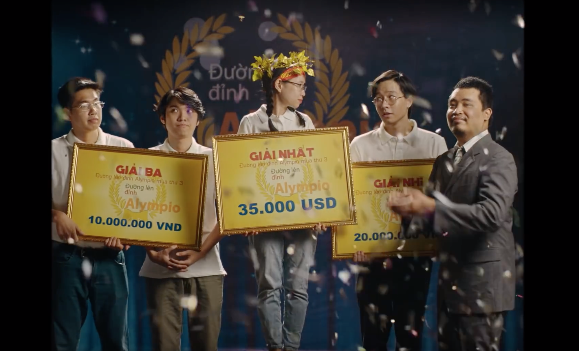 Ngọt bất ngờ tung MV mới Chuyển k&ecirc;nh: kh&ocirc;ng phải thuốc chữa bệnh nhưng phải đọc kĩ hướng dẫn sử dụng nh&eacute; v&igrave; rất dễ bị nghiện! - Ảnh 9.