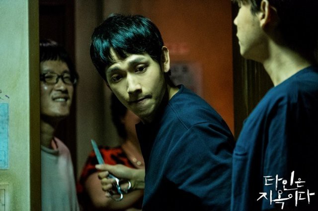 Ám ảnh nhưng nhồi nhét, 4 gã trùm ở Strangers From Hell liệu có ai thành át chủ bài diệt nổi Lee Dong Wook? - Ảnh 1.