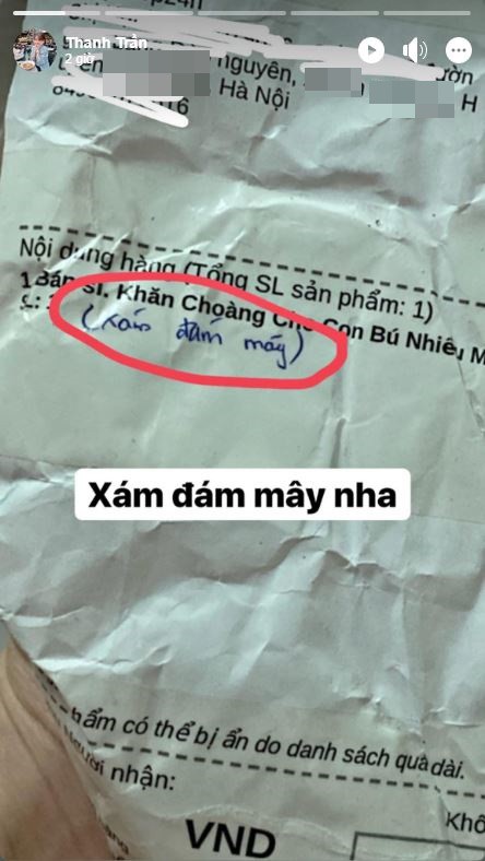 Thảm họa mua hàng online không chừa một ai: Đặt mua khăn màu xám đám mây, hot mom triệu followers Thanh Trần nhận ngay hồng mộng mơ - Ảnh 1.