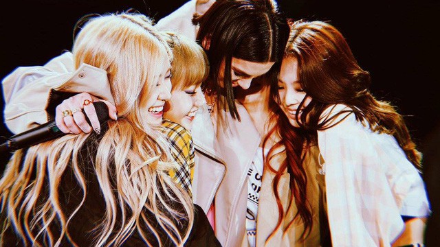 Ai ngờ mỹ nhân BLACKPINK này chuyên thu thập các chị gái Hollywood: Quen từ Selena đến Ariana, đánh lẻ với cả Halsey - Ảnh 5.