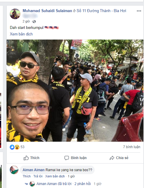 Bỏ ngoài tai lời cảnh báo, fan cuồng Malaysia check in bia hơi Hà Nội, đi lại rầm rộ trên đường phố thủ đô - Ảnh 1.
