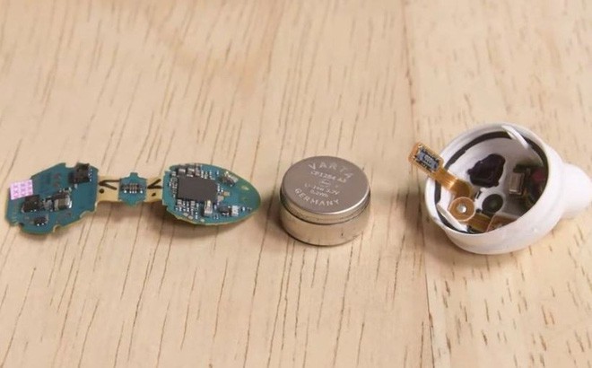 Hóa ra AirPods có thiết kế siêu kém, hỏng là auto vứt đi vì không thể sửa chữa - Ảnh 4.