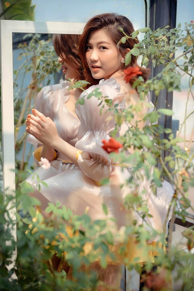 Khác xa Tuesday thủ đoạn trong phim, Lương Thanh Hoa hồng trên ngực trái bỗng lột xác đầy ngọt ngào trong bộ ảnh mới - Ảnh 4.
