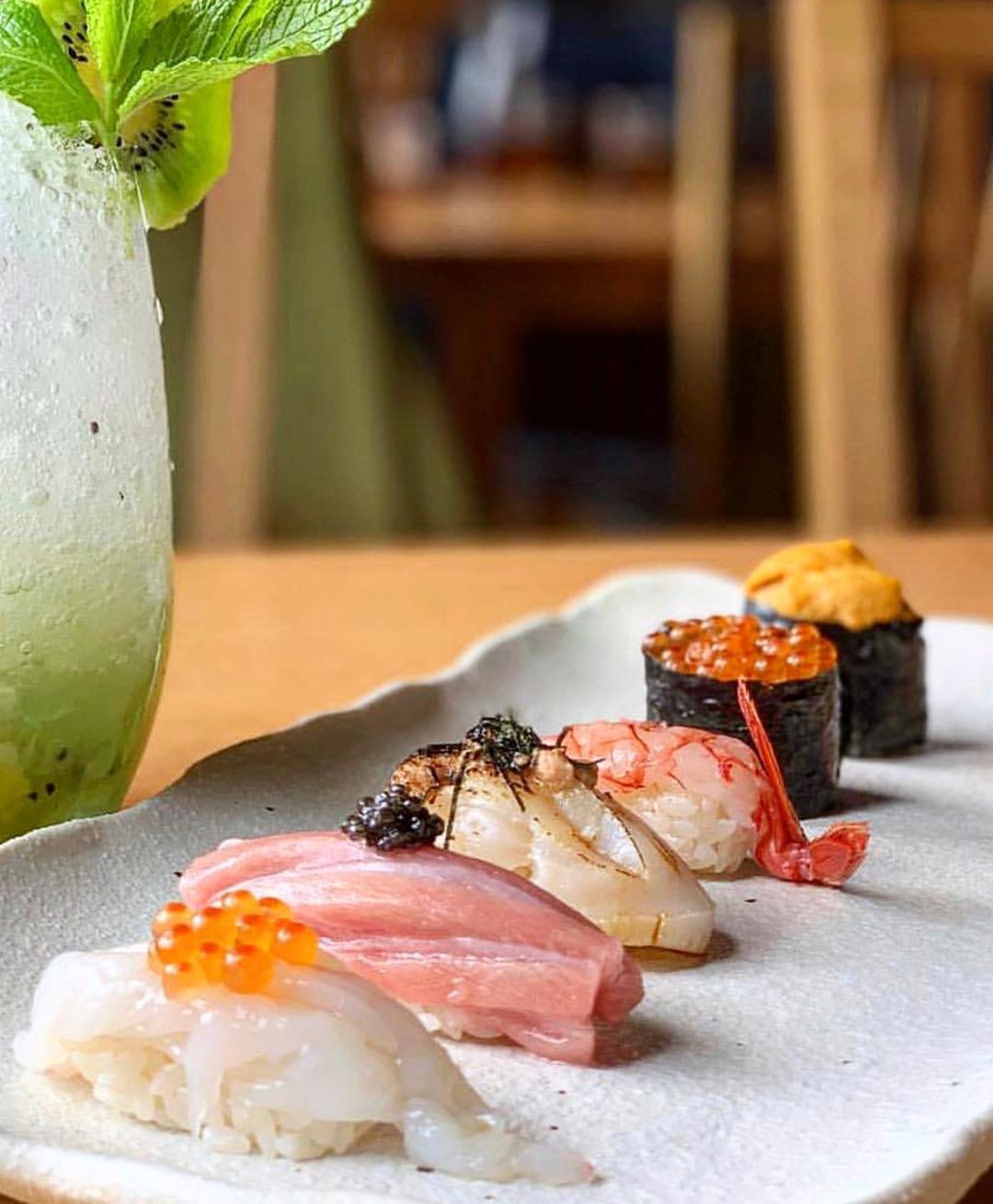 Đố bạn biết sushi và kimbap có gì khác nhau: Ngoài xuất xứ từ 2 quốc gia, điểm đặc trưng này mới là quyết định! - Ảnh 3.