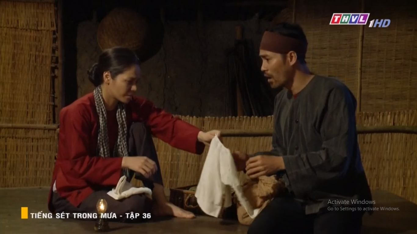 Mối tình oan nghiệt của Tiếng Sét Trong Mưa tập 36: Cậu Bình bom hàng dì Hạnh Nhi, chạy đến tò te với Phượng! - Ảnh 10. Mối tình oan nghiệt của Tiếng Sét Trong Mưa tập 36: Cậu Bình bom hàng dì Hạnh Nhi, chạy đến tò te với Phượng! - Ảnh 10.