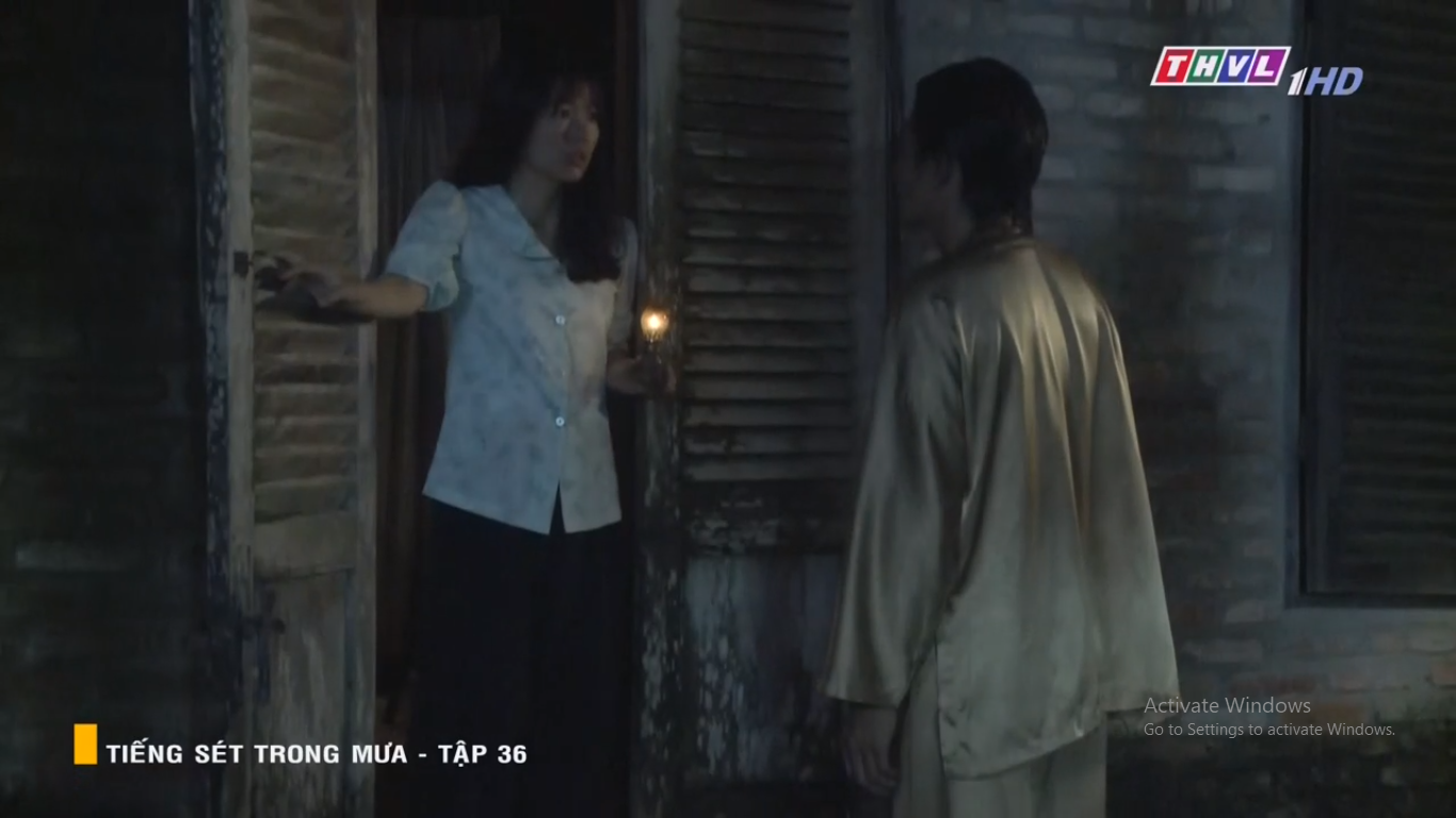 Mối tình oan nghiệt của Tiếng Sét Trong Mưa tập 36: Cậu Bình bom hàng dì Hạnh Nhi, chạy đến tò te với Phượng! - Ảnh 1. Mối tình oan nghiệt của Tiếng Sét Trong Mưa tập 36: Cậu Bình bom hàng dì Hạnh Nhi, chạy đến tò te với Phượng! - Ảnh 1.