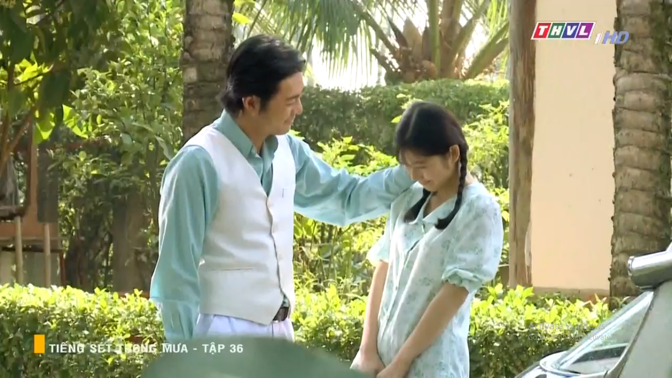 Mối tình oan nghiệt của Tiếng Sét Trong Mưa tập 36: Cậu Bình bom hàng dì Hạnh Nhi, chạy đến tò te với Phượng! - Ảnh 8. Mối tình oan nghiệt của Tiếng Sét Trong Mưa tập 36: Cậu Bình bom hàng dì Hạnh Nhi, chạy đến tò te với Phượng! - Ảnh 8.