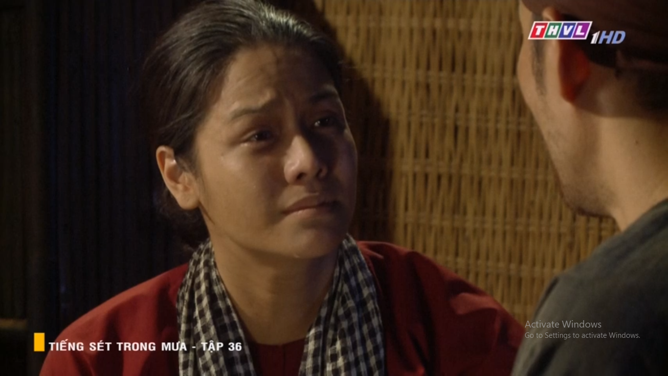 Mối tình oan nghiệt của Tiếng Sét Trong Mưa tập 36: Cậu Bình bom hàng dì Hạnh Nhi, chạy đến tò te với Phượng! - Ảnh 11. Mối tình oan nghiệt của Tiếng Sét Trong Mưa tập 36: Cậu Bình bom hàng dì Hạnh Nhi, chạy đến tò te với Phượng! - Ảnh 11.