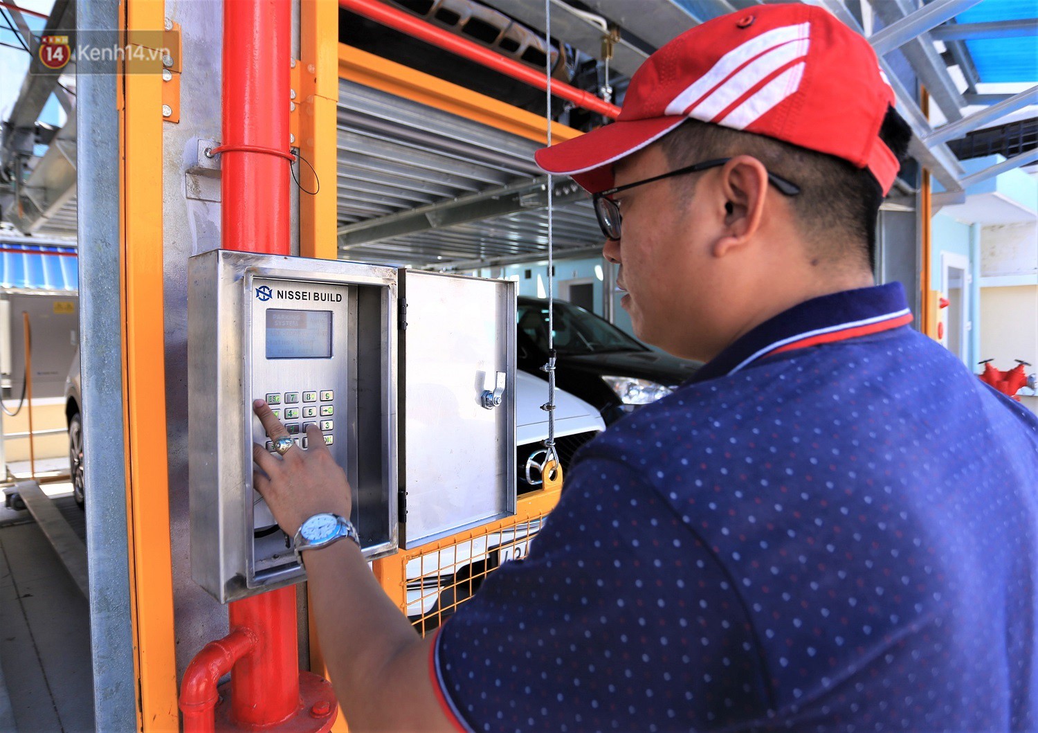 Cận cảnh bãi đỗ xe 6 tầng thông minh, tự động xếp hình đầu tiên ở Đà Nẵng - Ảnh 9. Cận cảnh bãi đỗ xe 6 tầng thông minh, tự động xếp hình đầu tiên ở Đà Nẵng - Ảnh 9.