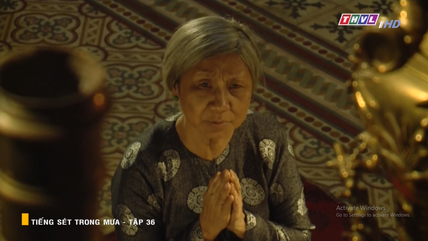 Mối tình oan nghiệt của Tiếng Sét Trong Mưa tập 36: Cậu Bình bom hàng dì Hạnh Nhi, chạy đến tò te với Phượng! - Ảnh 12. Mối tình oan nghiệt của Tiếng Sét Trong Mưa tập 36: Cậu Bình bom hàng dì Hạnh Nhi, chạy đến tò te với Phượng! - Ảnh 12.