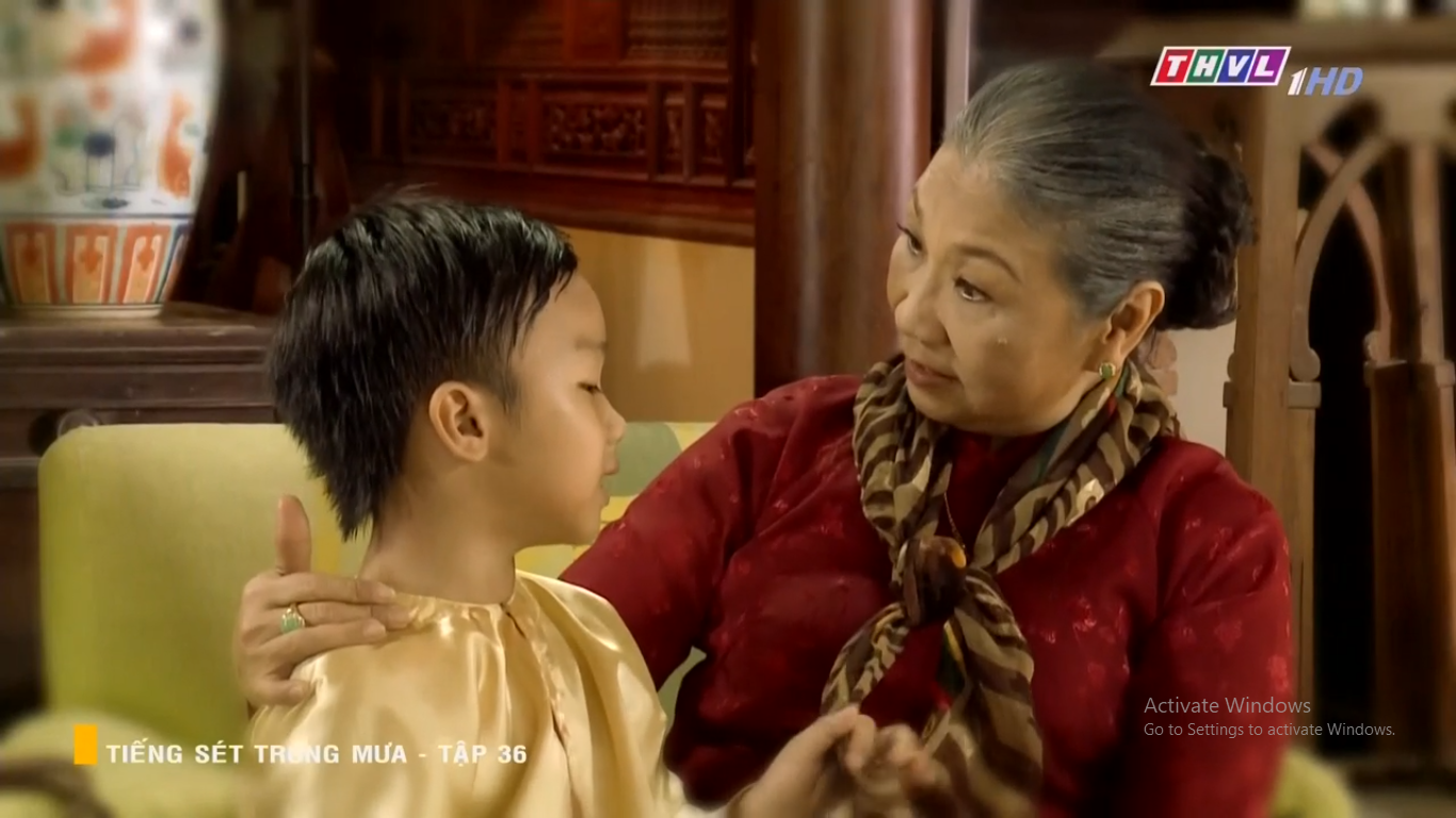 Mối tình oan nghiệt của Tiếng Sét Trong Mưa tập 36: Cậu Bình bom hàng dì Hạnh Nhi, chạy đến tò te với Phượng! - Ảnh 14. Mối tình oan nghiệt của Tiếng Sét Trong Mưa tập 36: Cậu Bình bom hàng dì Hạnh Nhi, chạy đến tò te với Phượng! - Ảnh 14.