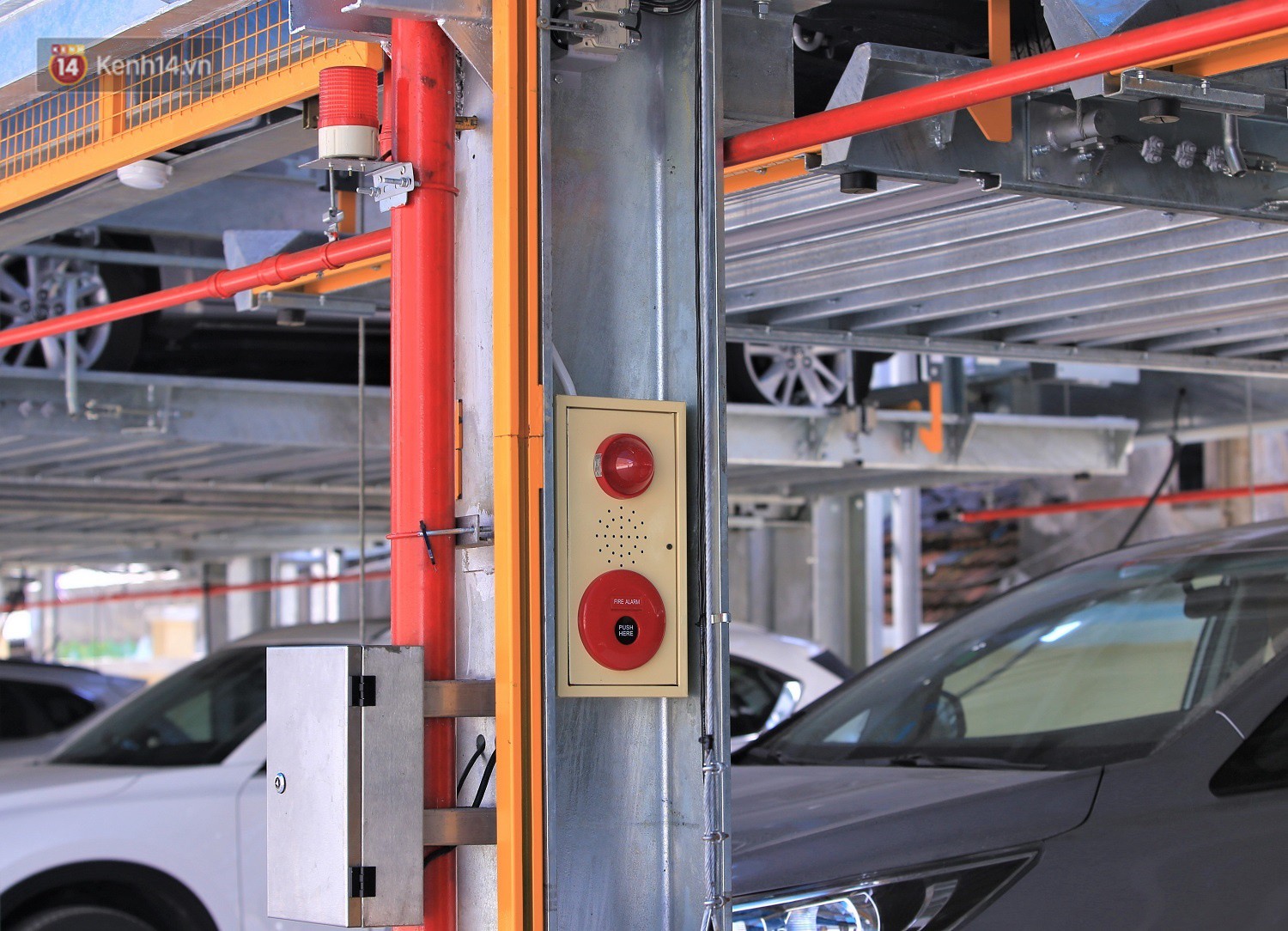 Cận cảnh bãi đỗ xe 6 tầng thông minh, tự động xếp hình đầu tiên ở Đà Nẵng - Ảnh 13. Cận cảnh bãi đỗ xe 6 tầng thông minh, tự động xếp hình đầu tiên ở Đà Nẵng - Ảnh 13.