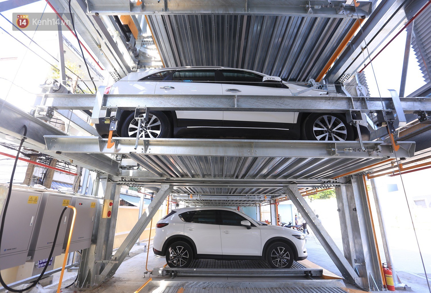 Cận cảnh bãi đỗ xe 6 tầng thông minh, tự động xếp hình đầu tiên ở Đà Nẵng - Ảnh 14. Cận cảnh bãi đỗ xe 6 tầng thông minh, tự động xếp hình đầu tiên ở Đà Nẵng - Ảnh 14.