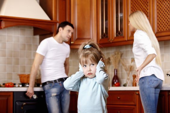 10 điều tiêu cực có thể xảy ra khi cha mẹ quyết định ở bên nhau “vì con cái” dù không còn hạnh phúc - Ảnh 1.
