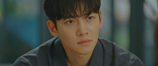 Học lỏm bí kíp cua gái của Ji Chang Wook: Hết bao nuôi đến phản sếp kêu oan cho crush ở tập 5 Nhẹ Nhàng Tan Chảy - Ảnh 1.