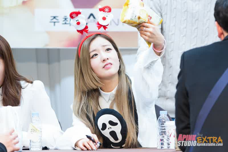 Idol H&agrave;n diện kiểu t&oacute;c Hime: từ Irene đến Momo đều xinh xuất thần nhưng lại c&oacute; 1 người khiến d&acirc;n t&igrave;nh ngứa mắt - Ảnh 5.