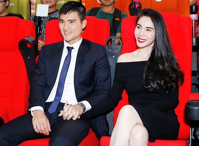 6 cặp đôi trai tài gái sắc của showbiz Việt: Đông Nhi là Á khoa, Ông Cao Thắng 12 năm học giỏi, Trấn Thành bị đuổi vì bận chạy show còn Hari luôn đứng đầu lớp - Ảnh 11.