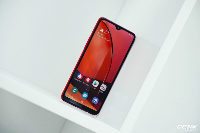 Trên tay Galaxy A20s đỏ chót: Bản nâng cấp “nhẹ”, thêm camera, màn hình LCD, chip Snapdragon 450 và lựa chọn bộ nhớ 64GB - Ảnh 12.