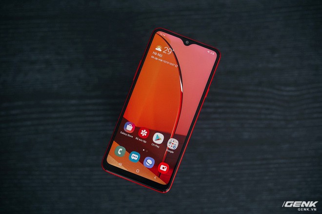 Trên tay Galaxy A20s đỏ chót: Bản nâng cấp “nhẹ”, thêm camera, màn hình LCD, chip Snapdragon 450 và lựa chọn bộ nhớ 64GB - Ảnh 5.