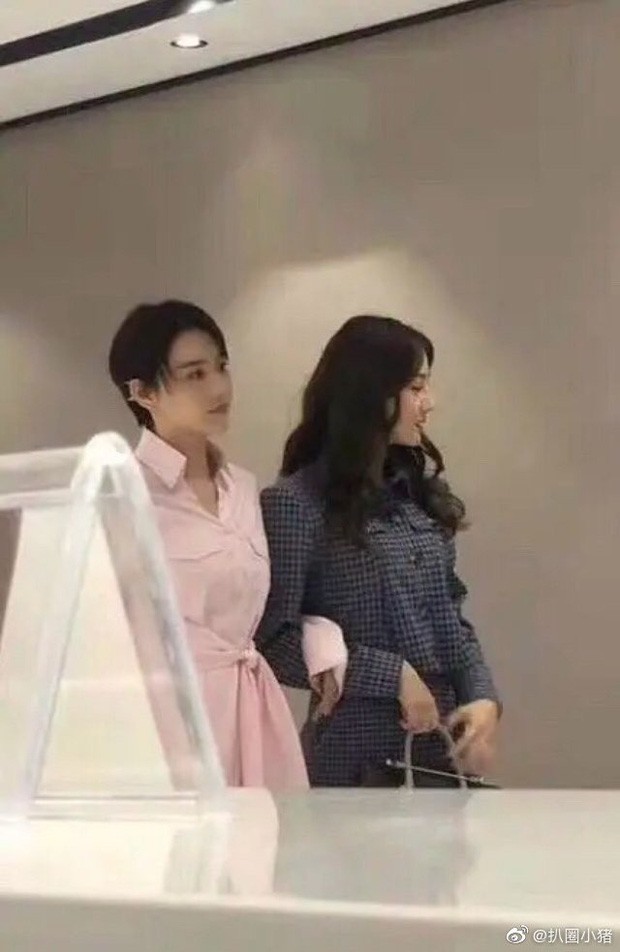 C&ugrave;ng bị chụp l&eacute;n tr&ecirc;n trường quay, Dương Tử th&ecirc; thảm c&ograve;n Địch Lệ Nhiệt Ba lại xinh đẹp thế n&agrave;y? - Ảnh 6.