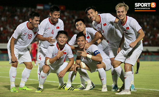 Indonesia 1-3 Việt Nam: Giành chiến thắng thuyết phục ngay trên sân đối phương, thầy trò HLV Park Hang-seo tiếp tục bay cao tại vòng loại World Cup - Ảnh 3.