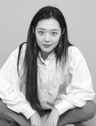 1 tháng trước khi đường đột tự tử, tình trạng của Sulli bất thường đến như thế nào?
