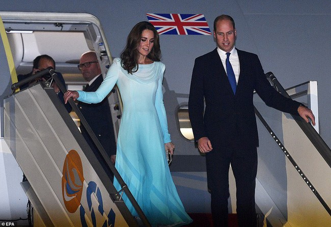 Kate Middleton gợi nhớ đến Công nương Diana khi diện mẫu đầm truyền thống của Pakistan - Ảnh 3.