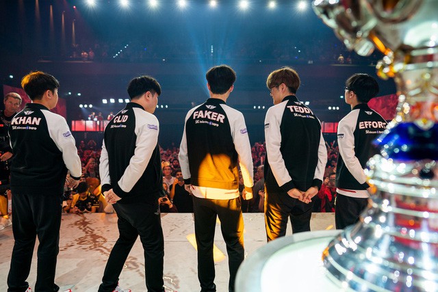 LMHT - Vòng bảng CKTG ngày 4: SKT và G2 bất bại lượt đi, GAM Esports tan vỡ trước Fun Plus Phoenix - Ảnh 9.