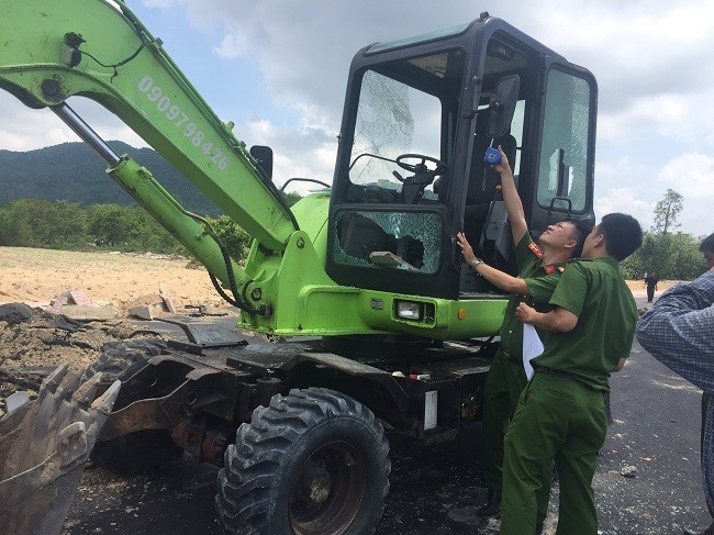 Hé lộ tin nhắn Nguyễn Thái Luyện chỉ đạo nhân viên gây rối, đập phá xe đoàn cưỡng chế: Nước cờ sai dẫn đến ngày tàn của Alibaba - Ảnh 2.