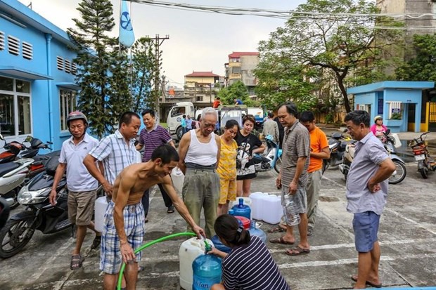 Vì sao sau một ngày nhận tin, địa phương mới có mặt tại điểm đổ dầu? - Ảnh 3.