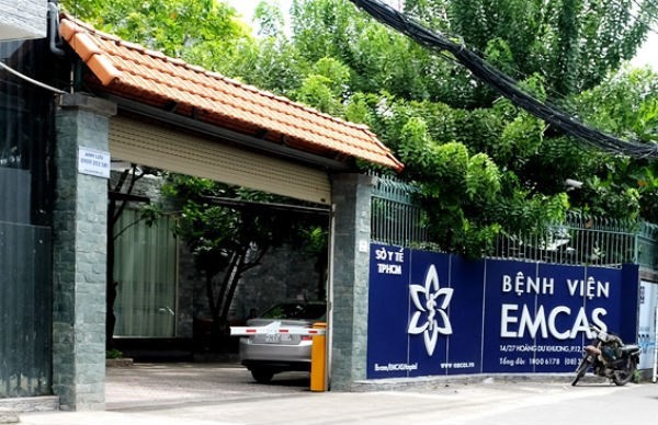 Bệnh viện thẩm mỹ EMCAS lên tiếng vụ người phụ nữ 33 tuổi tử vong sau khi nâng ngực - Ảnh 1.