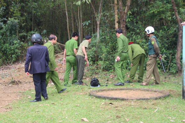 Phát hiện chồng tử vong dưới ao cá, công an mời người vợ lên làm việc - Ảnh 1.