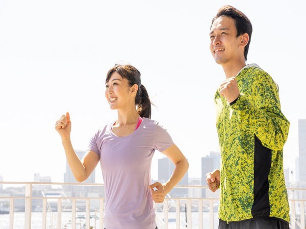 4 cách đơn giản kết hợp tập thể dục giảm cân vào cuộc sống bận rộn hằng ngày - Ảnh 1.