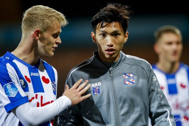 HLV SC Heerenveen khẳng định sẽ thay đổi nhiều vị trí trong đội hình: Văn Hậu vẫn chưa được xướng tên - Ảnh 1.