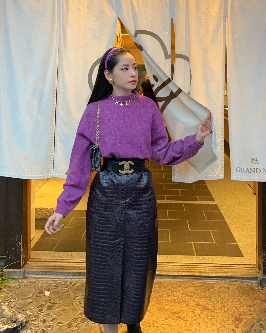 T&iacute;m lịm t&igrave;m sim vẫn mang tiếng qu&ecirc; v&agrave; sến giờ lại đang hot h&ograve;n họt, được d&agrave;n mỹ nh&acirc;n &Acirc;u &Aacute; chưng diện nhiệt t&igrave;nh - Ảnh 4.