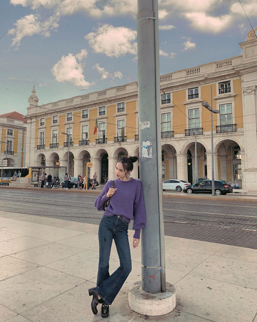 T&iacute;m lịm t&igrave;m sim vẫn mang tiếng qu&ecirc; v&agrave; sến giờ lại đang hot h&ograve;n họt, được d&agrave;n mỹ nh&acirc;n &Acirc;u &Aacute; chưng diện nhiệt t&igrave;nh - Ảnh 6.