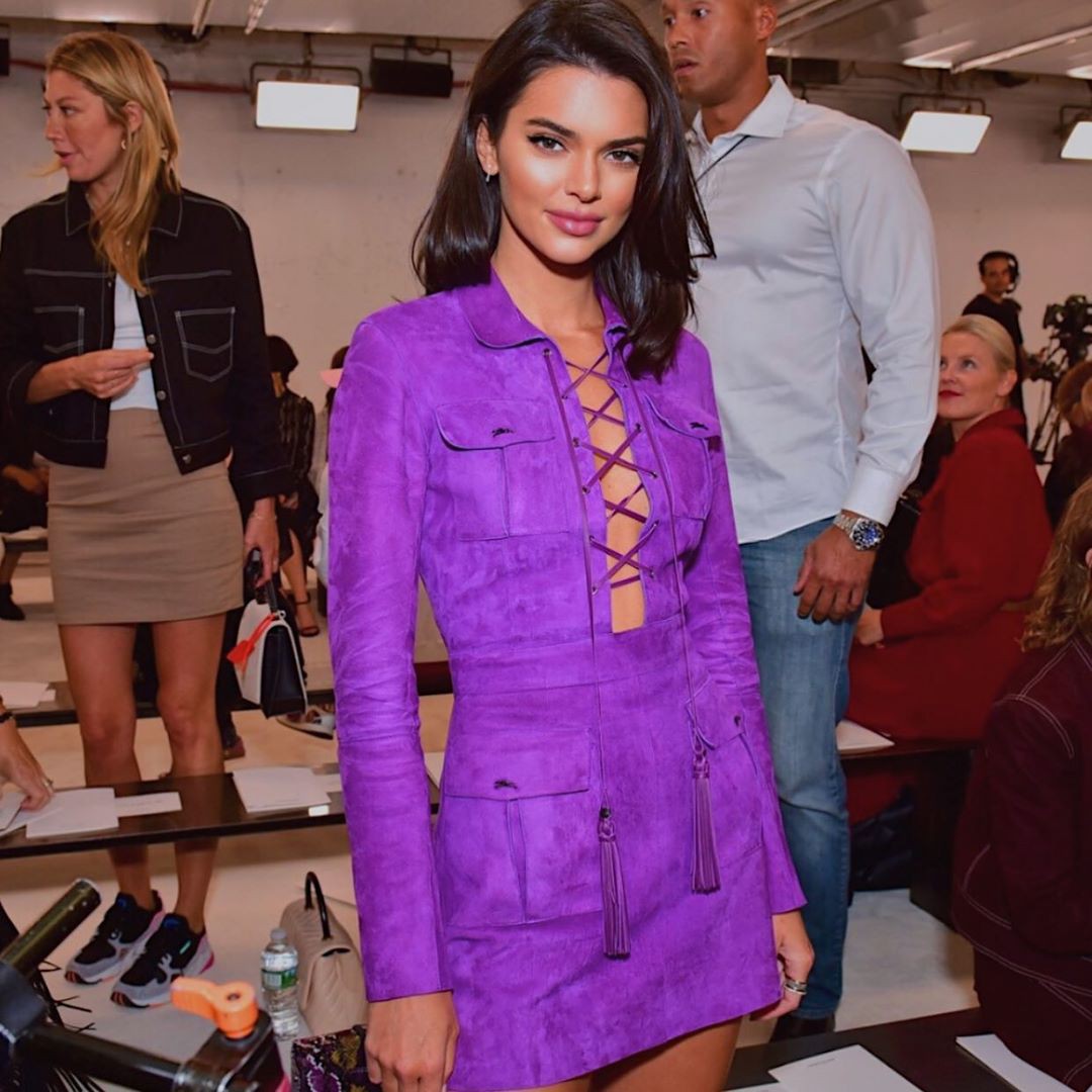 T&iacute;m lịm t&igrave;m sim vẫn mang tiếng qu&ecirc; v&agrave; sến giờ lại đang hot h&ograve;n họt, được d&agrave;n mỹ nh&acirc;n &Acirc;u &Aacute; chưng diện nhiệt t&igrave;nh - Ảnh 8.