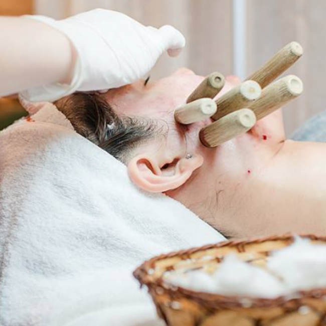 Hút mụn bằng ống tre đang rầm rộ tại các spa: Chuyên gia cảnh báo ...